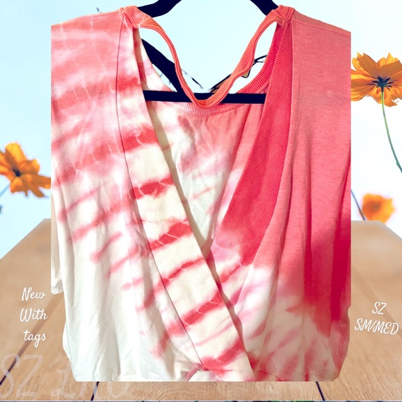 NWT MYSTEREE BRAND UNIQUE TOP, open v-neck front with twist at bottom center, - Picture 5 of 15